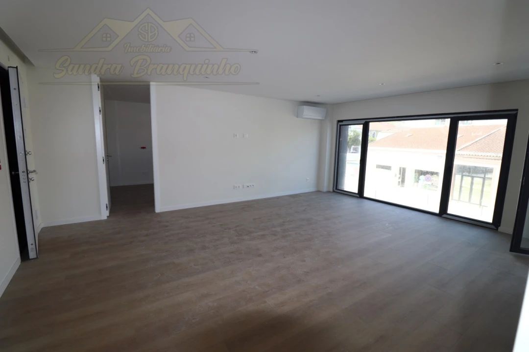 Apartamento T2 para Venda em Santa Maria, São Pedro e Matacães Foto 29