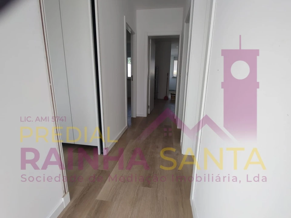 Moradia T3 para Venda em Santa Clara e Castelo Viegas Foto 16