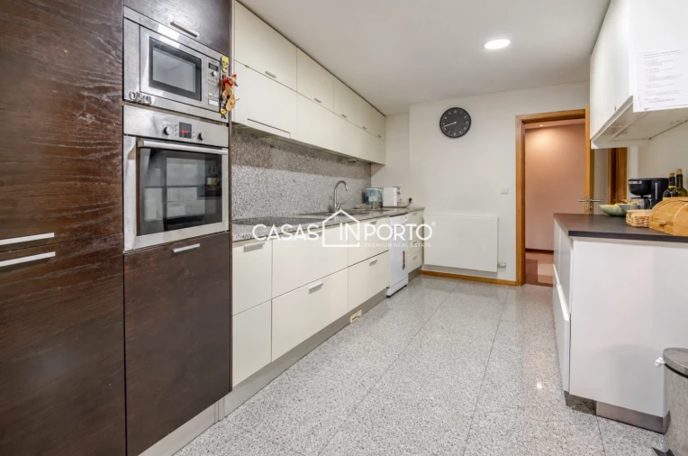 Apartamento T3 para Venda em Paranhos Foto 9