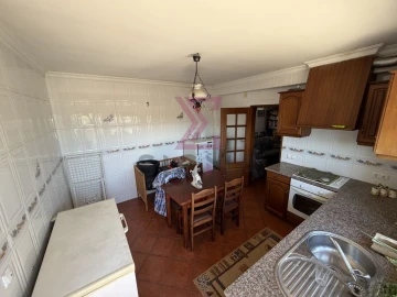 Moradia T3 para Venda em Vermelha
