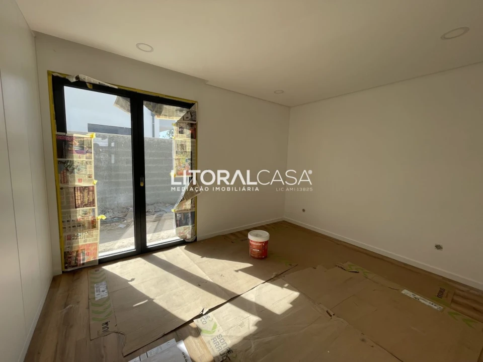 Moradia T3 para Venda em Febres Foto 13