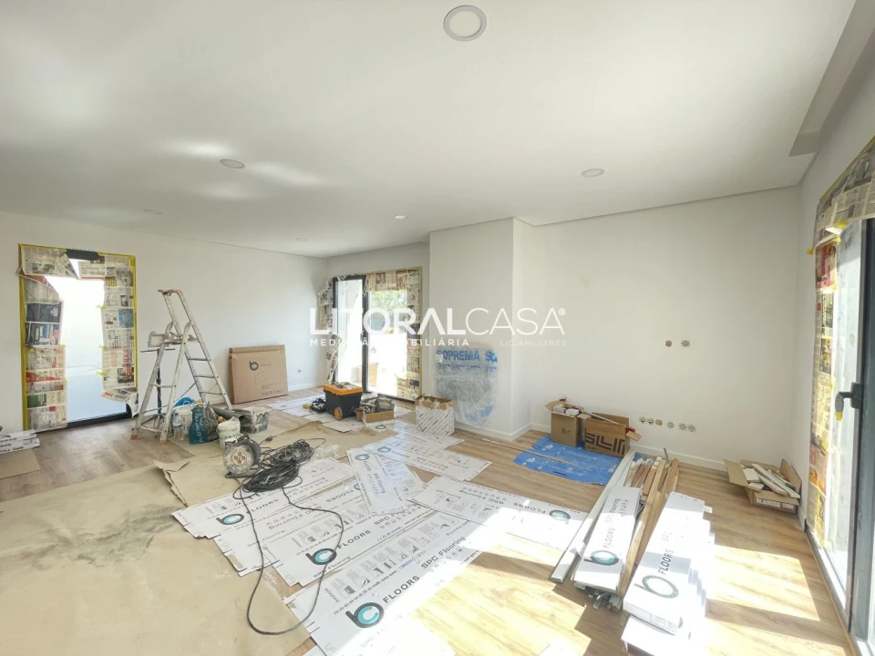 Moradia T3 para Venda em Febres Foto 4