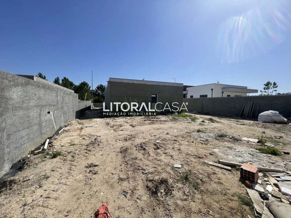 Moradia T3 para Venda em Febres Foto 18