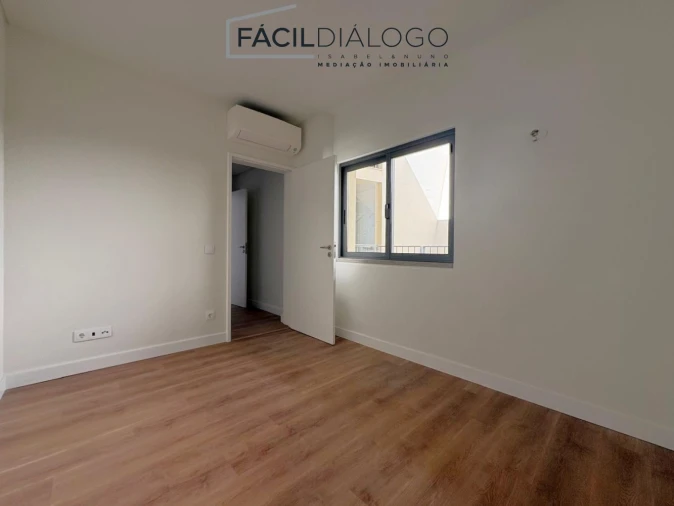 Apartamento T2 para Venda em Sesimbra (Santiago) Foto 14