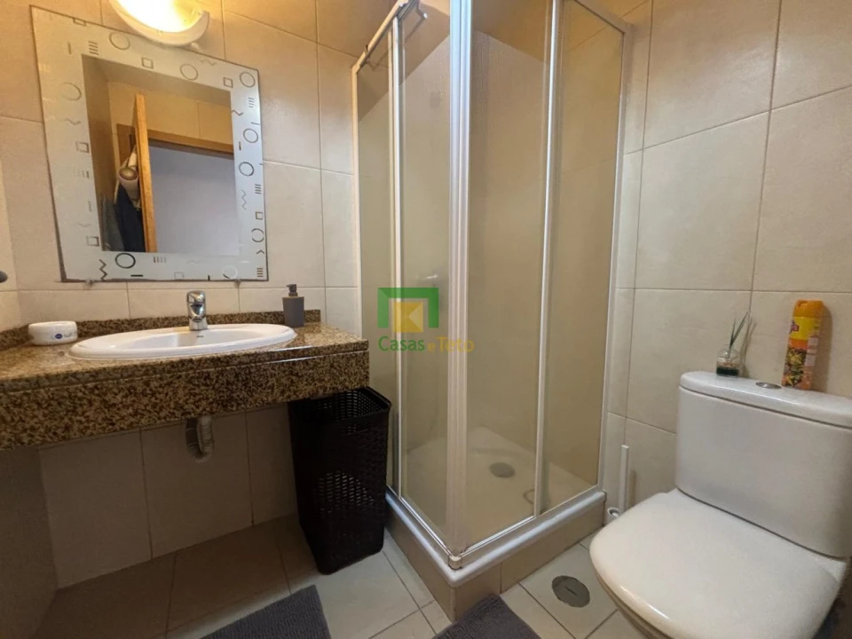 Apartamento T2 para Venda em Caniço Foto 9