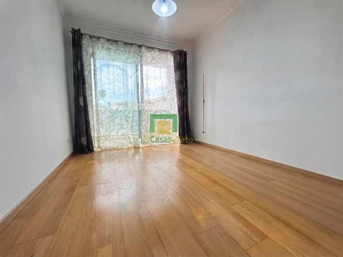 Apartamento T2 para Venda em Caniço Foto 6