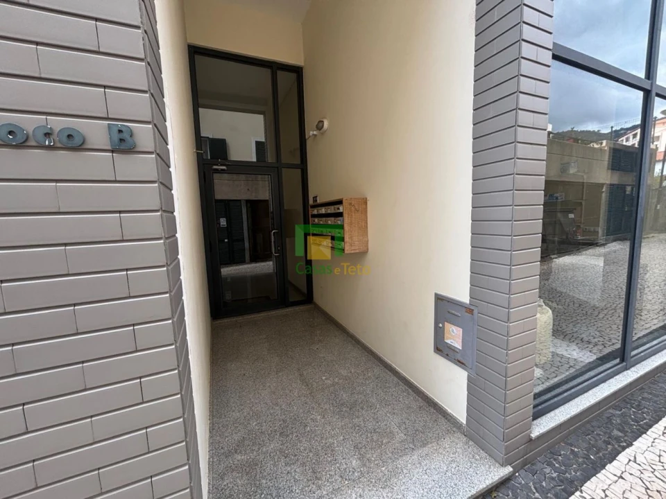 Apartamento T2 para Venda em Caniço Foto 2