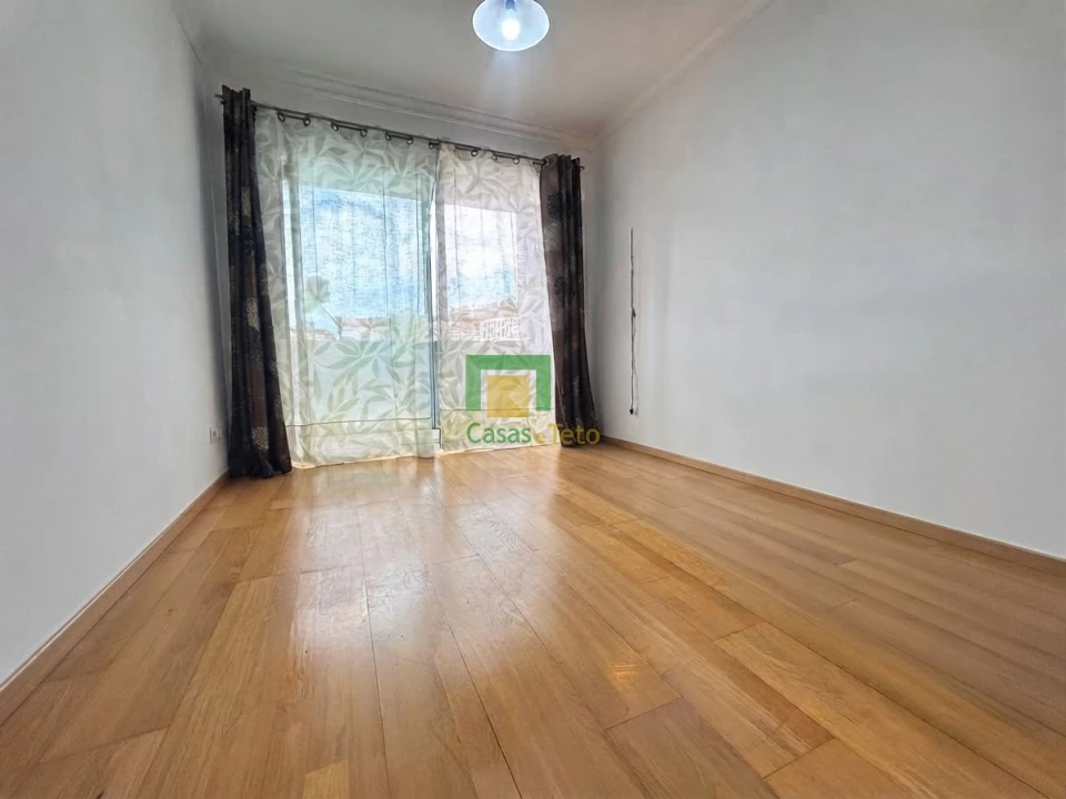 Apartamento T2 para Venda em Caniço Foto 6