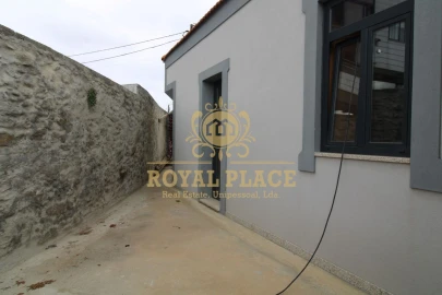 Moradia T2 para Venda em Santa Maria de Lamas