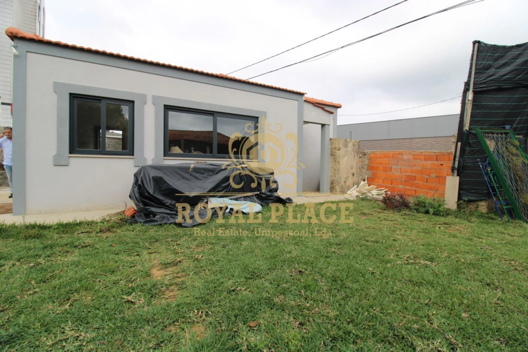 Moradia T2 para Venda em Santa Maria de Lamas Foto 11