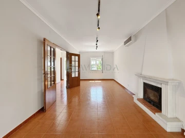 Moradia T3 para Venda em Azeitão (São Lourenço e São Simão)