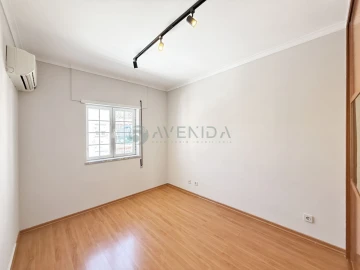 Moradia T3 para Venda em Azeitão (São Lourenço e São Simão)