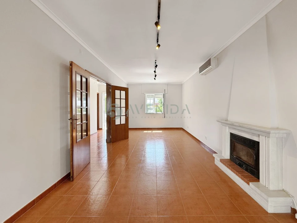 Moradia T3 para Venda em Azeitão (São Lourenço e São Simão) Foto 5