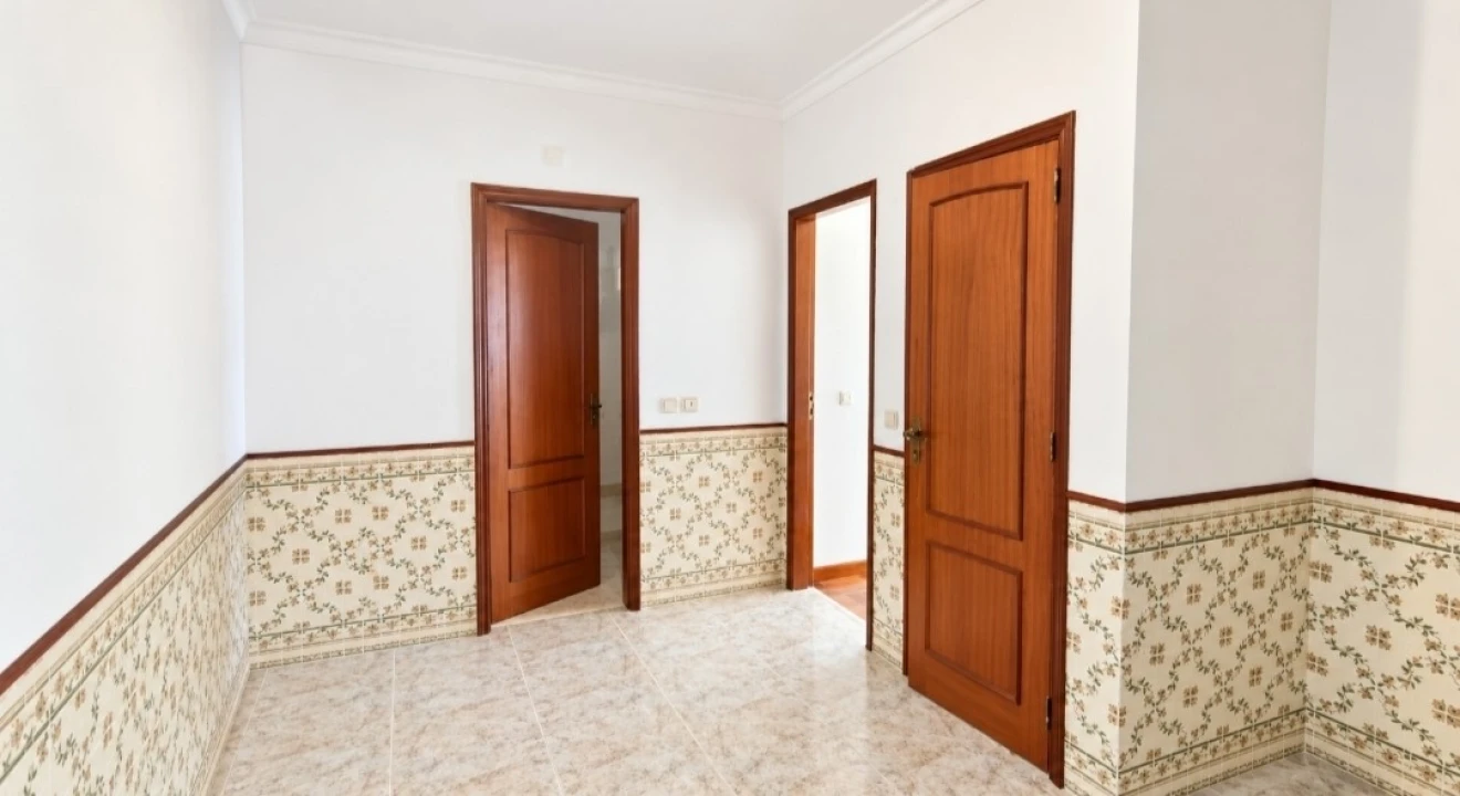 Apartamento T1 para Venda em Agualva e Mira-Sintra Foto 5