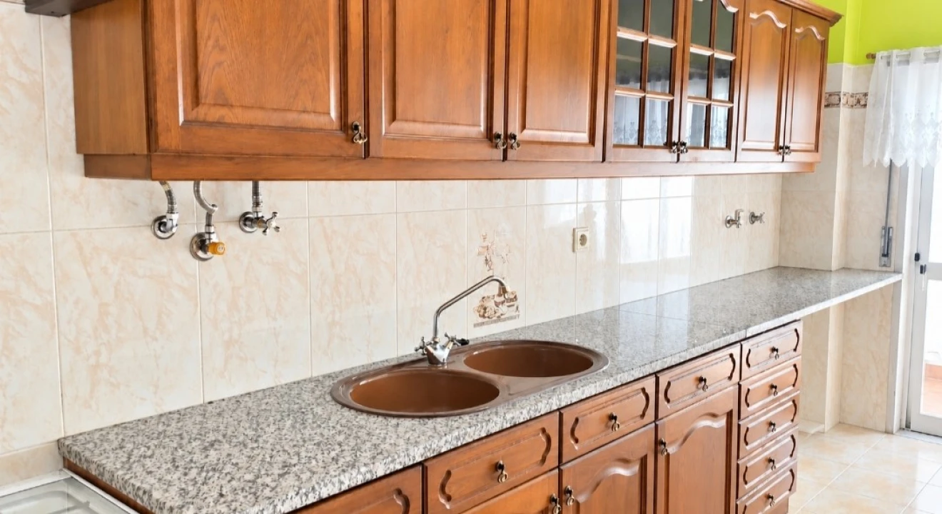 Apartamento T1 para Venda em Agualva e Mira-Sintra Foto 10