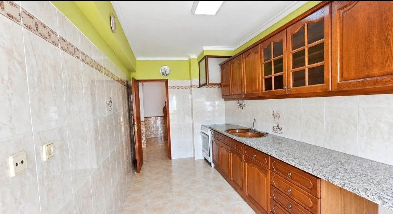 Apartamento T1 para Venda em Agualva e Mira-Sintra Foto 12