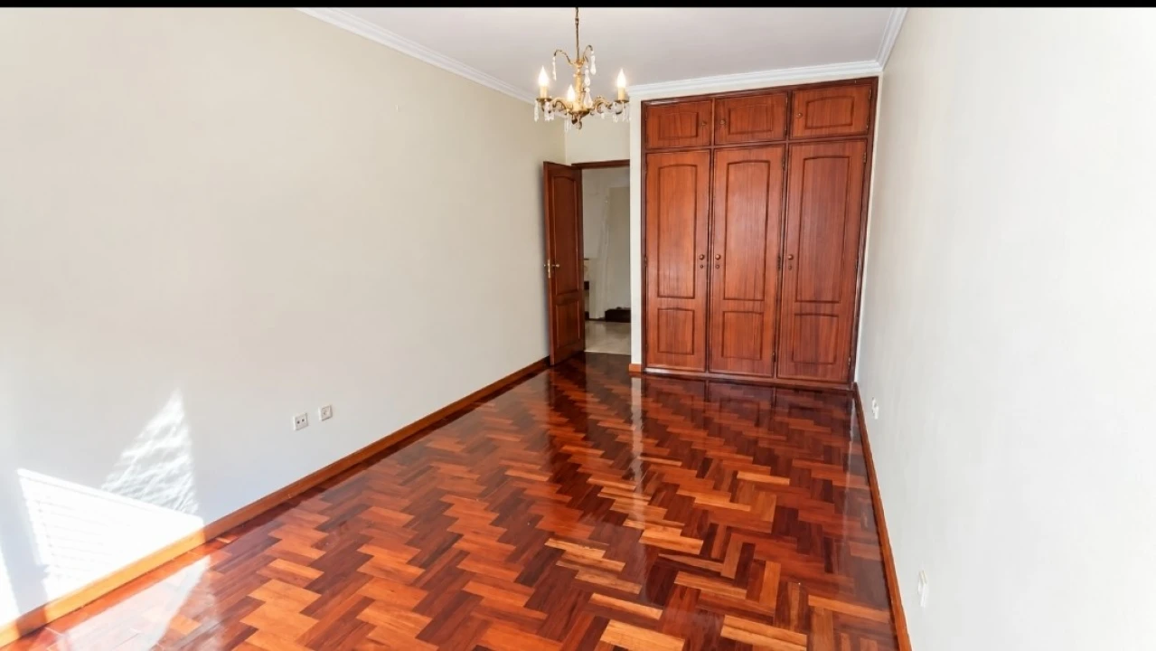 Apartamento T1 para Venda em Agualva e Mira-Sintra Foto 19
