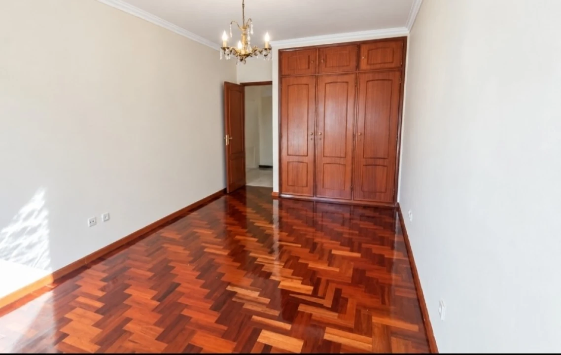 Apartamento T1 para Venda em Agualva e Mira-Sintra Foto 20