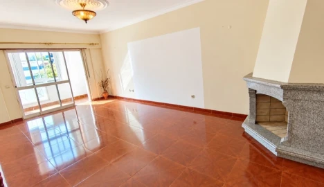 Apartamento T1 para Venda em Agualva e Mira-Sintra