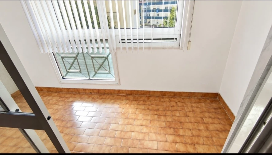 Apartamento T1 para Venda em Agualva e Mira-Sintra Foto 17