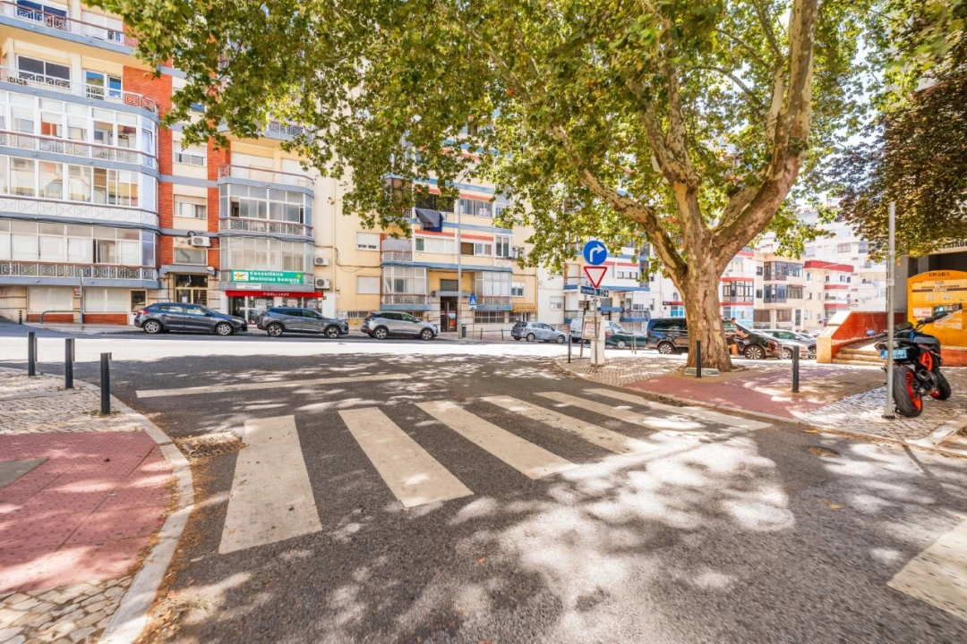 Apartamento T3 para Venda em Massamá e Monte Abraão Foto 39