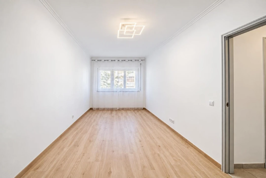 Apartamento T3 para Venda em Massamá e Monte Abraão Foto 32