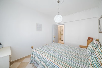 Apartamento T3 para Venda em Massamá e Monte Abraão