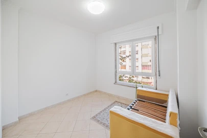 Apartamento T3 para Venda em Massamá e Monte Abraão