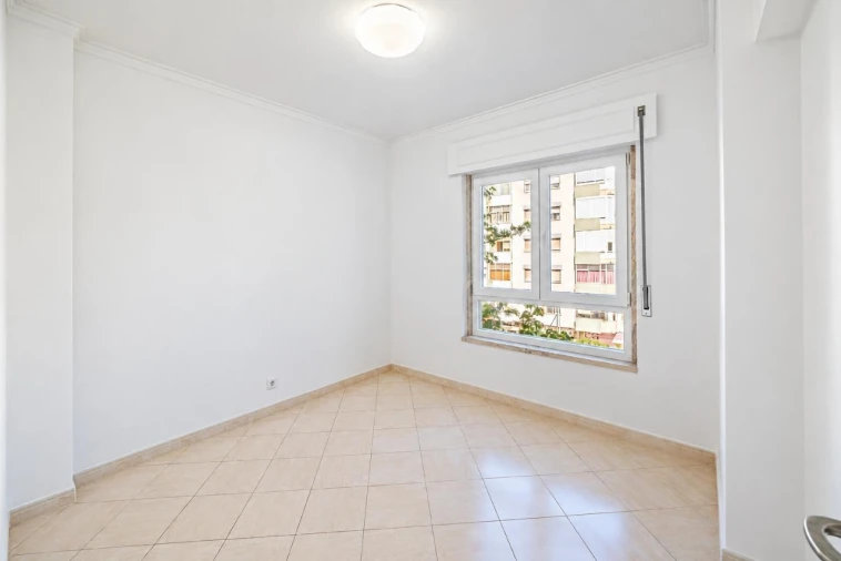 Apartamento T3 para Venda em Massamá e Monte Abraão Foto 39
