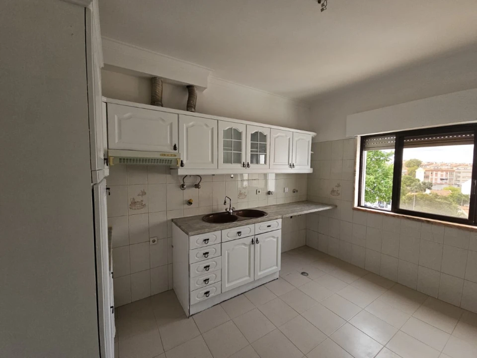 Apartamento T2 para Arrendamento em Seixal, Arrentela e Aldeia de Paio Pires Foto 1