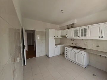 Apartamento T2 para Arrendamento em Seixal, Arrentela e Aldeia de Paio Pires
