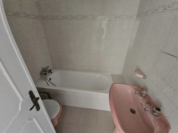 Apartamento T2 para Arrendamento em Seixal, Arrentela e Aldeia de Paio Pires