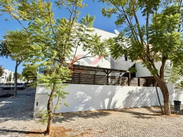 Moradia T4 para Venda em Quelfes