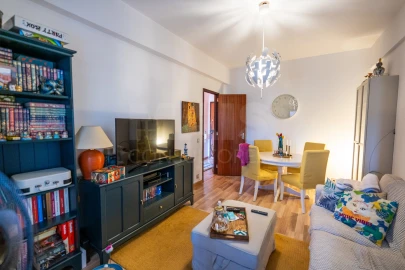 Apartamento T2 para Arrendamento em Santa Clara