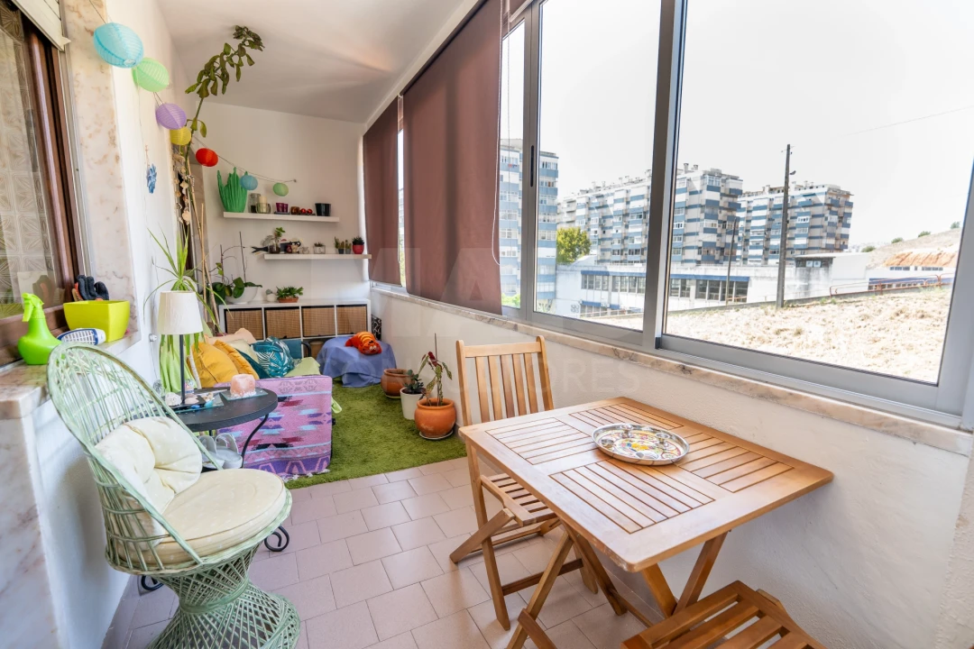 Apartamento T2 para Arrendamento em Santa Clara Foto 5