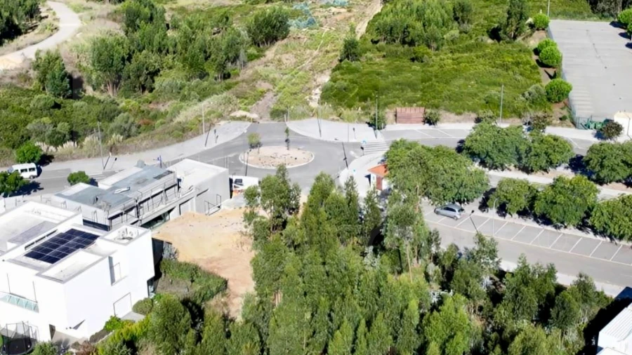 Terreno para Venda em Queluz e Belas