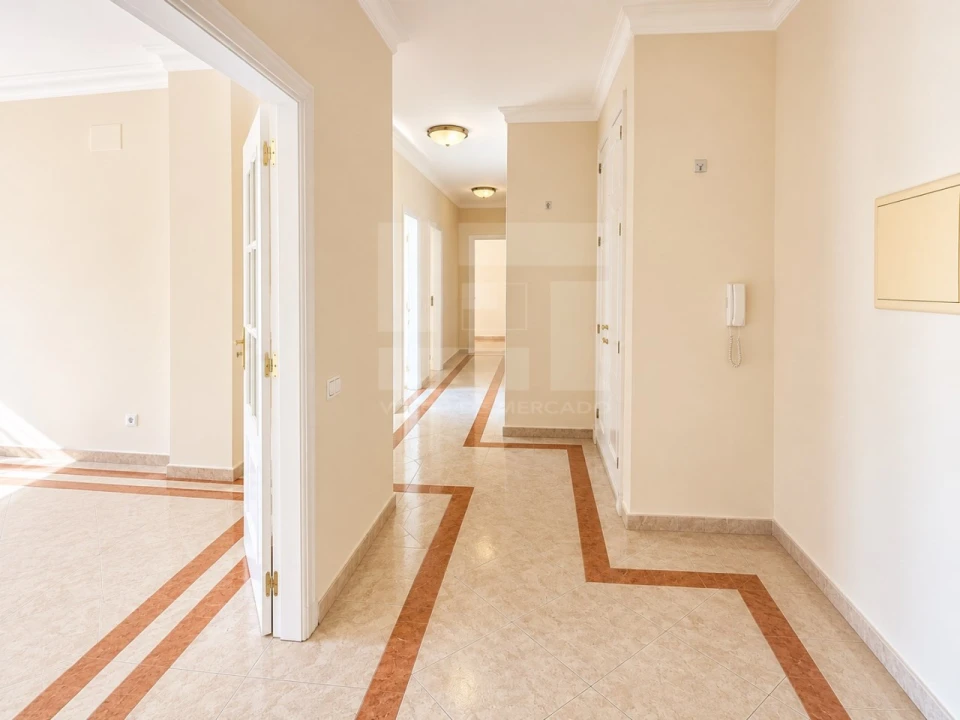 Apartamento T2 para Venda em Quarteira Foto 1