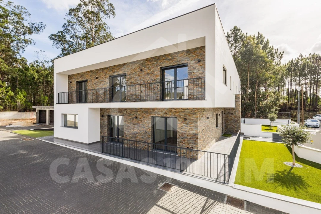 Moradia T4 para Venda em Milagres Foto 1