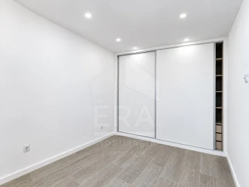 Apartamento T1 para Venda em Santa Maria Maior e Monserrate e Meadela