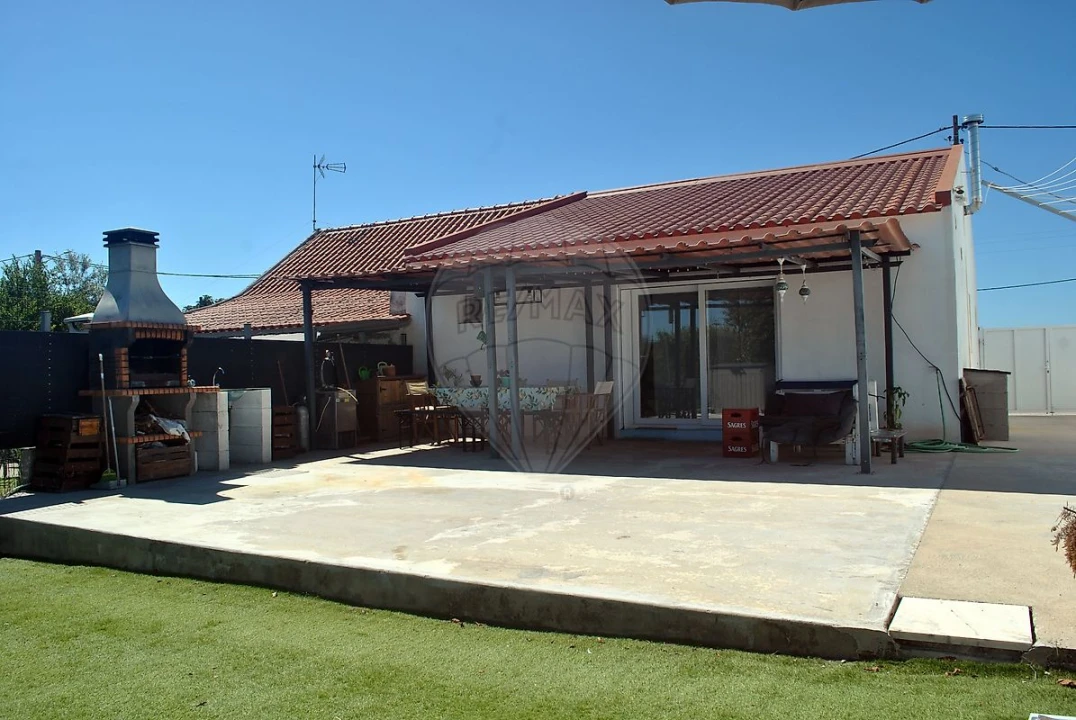 Moradia T2 para Venda em São Martinho Foto 7