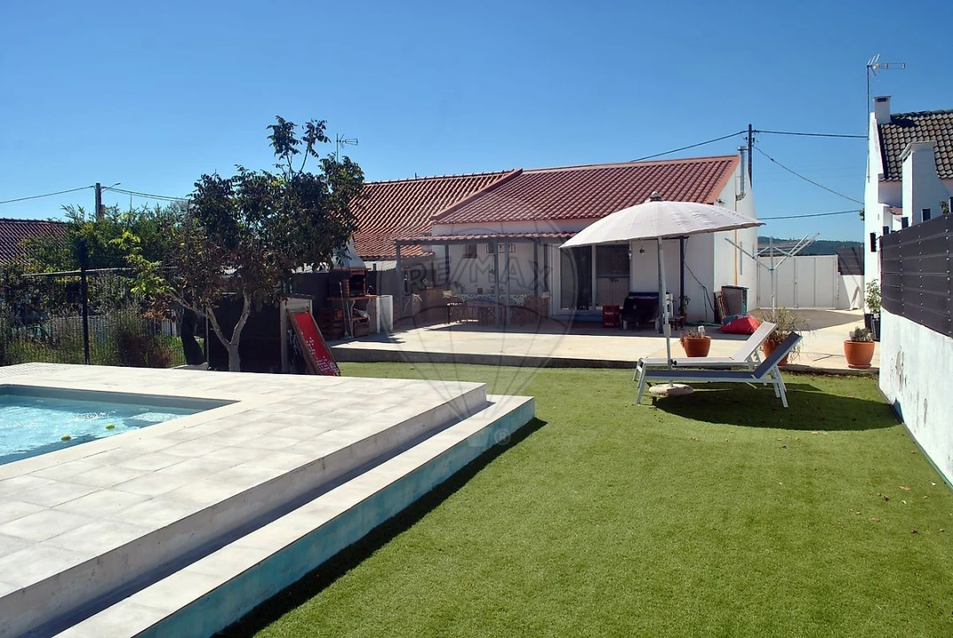 Moradia T2 para Venda em São Martinho Foto 6