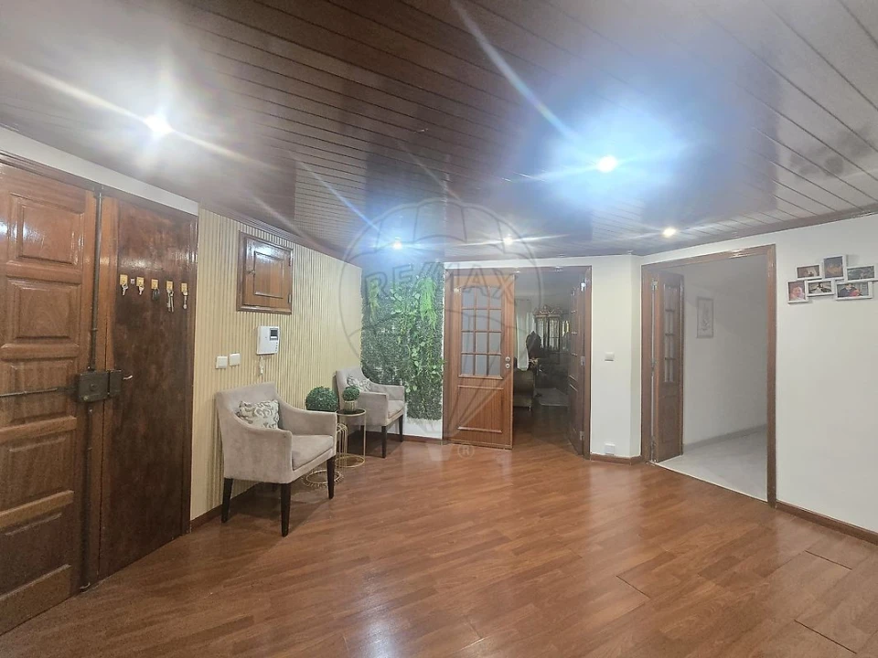 Apartamento T4 para Venda em Massamá e Monte Abraão Foto 22