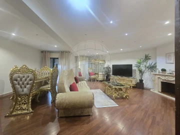 Apartamento T4 para Venda em Massamá e Monte Abraão