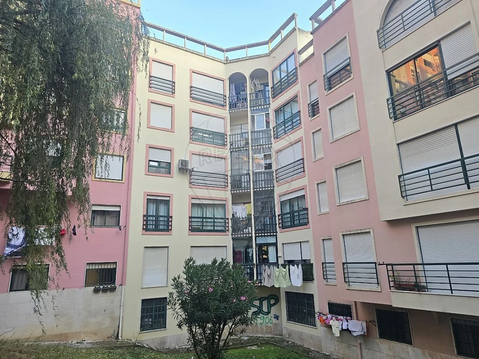 Apartamento T4 para Venda em Massamá e Monte Abraão Foto 4