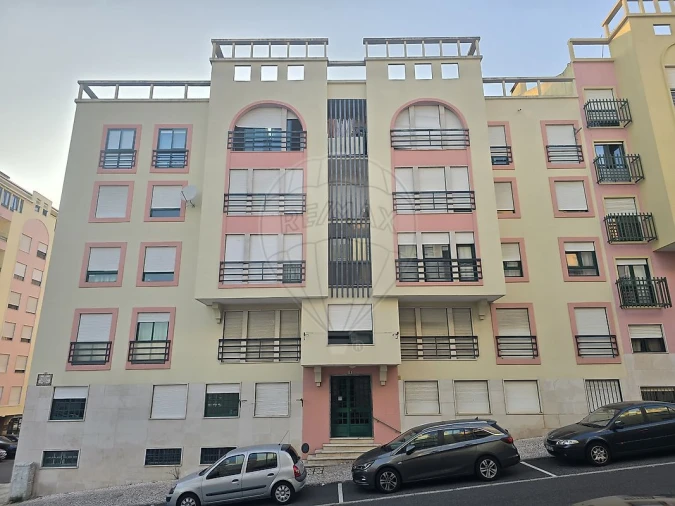 Apartamento T4 para Venda em Massamá e Monte Abraão Foto 3