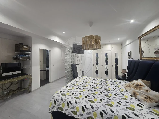 Apartamento T4 para Venda em Massamá e Monte Abraão Foto 12