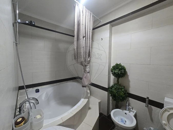 Apartamento T4 para Venda em Massamá e Monte Abraão Foto 7