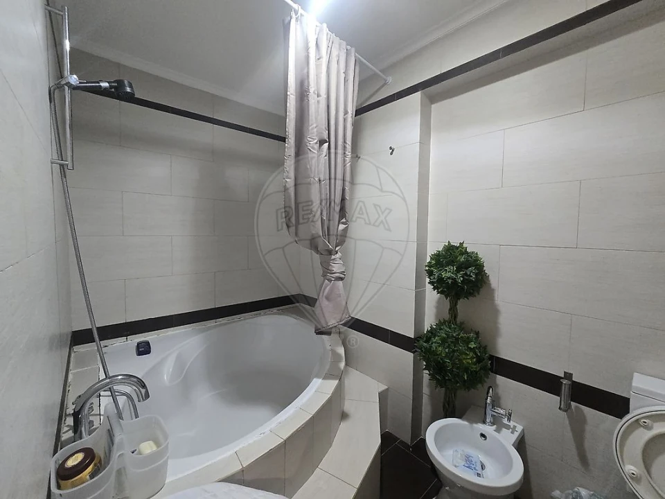 Apartamento T4 para Venda em Massamá e Monte Abraão Foto 7