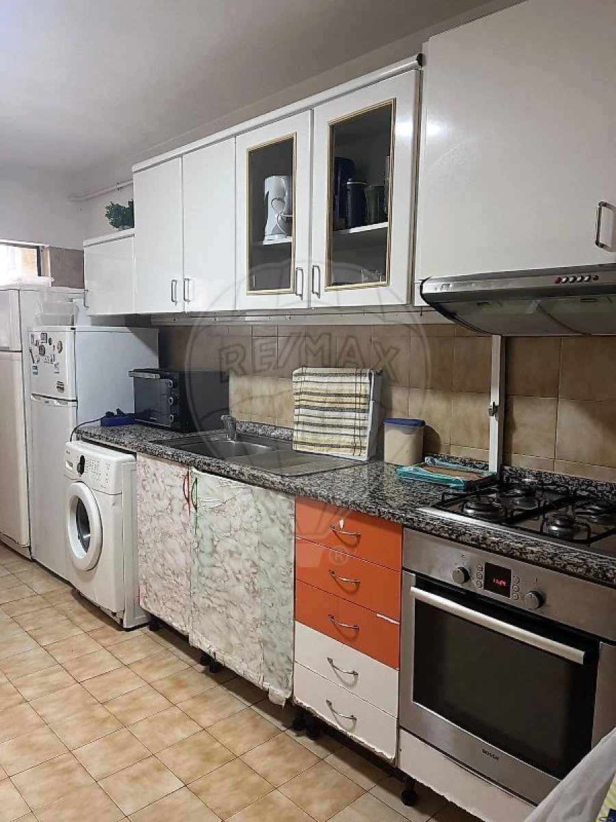 Apartamento T3 para Venda em Vilar de Andorinho Foto 3