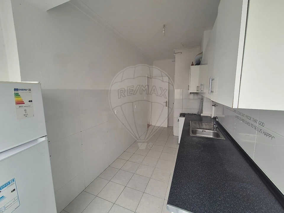 Apartamento T2 para Venda em Agualva e Mira-Sintra Foto 7